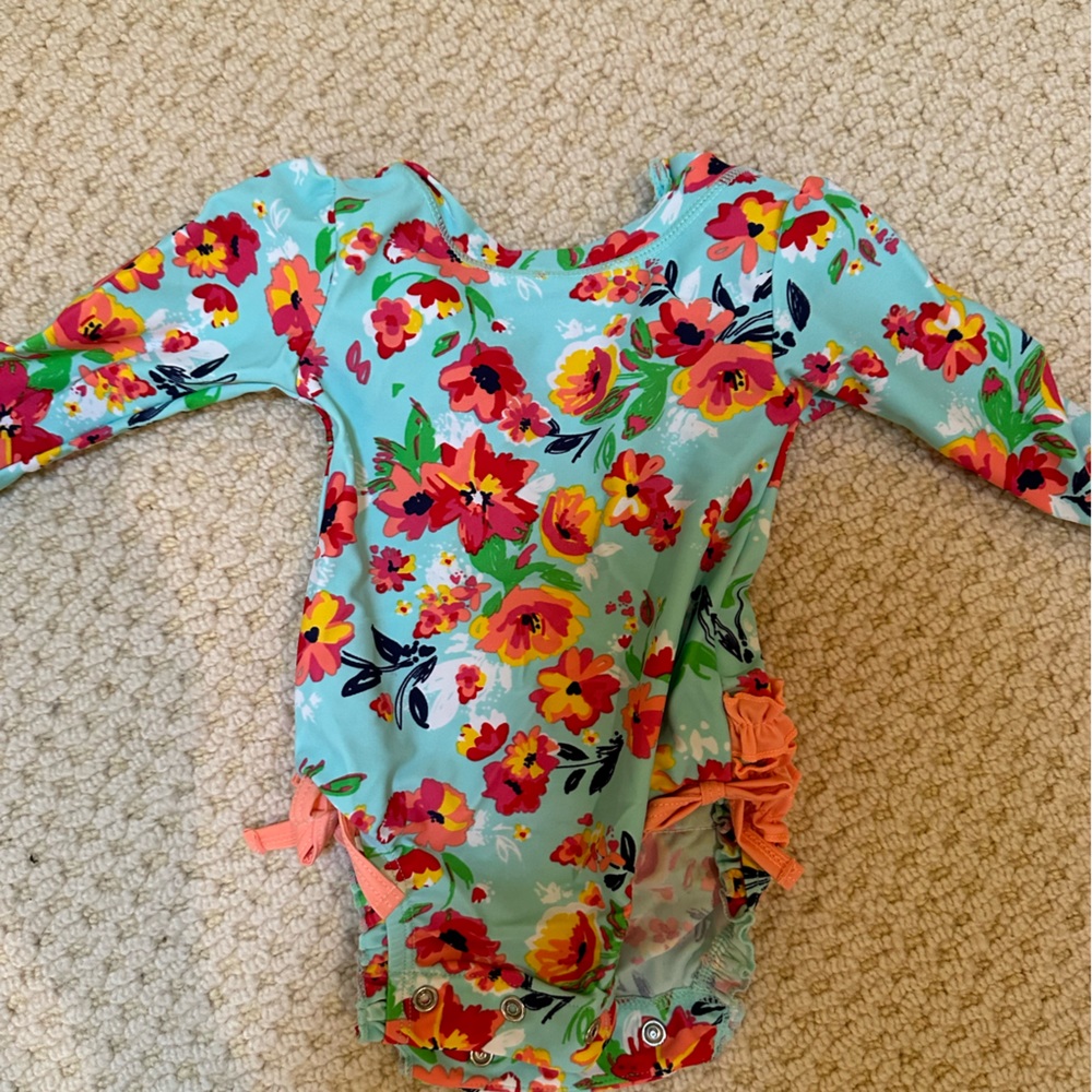 Ruffle butt rash gaurd bathing suit girls, 3-6 months